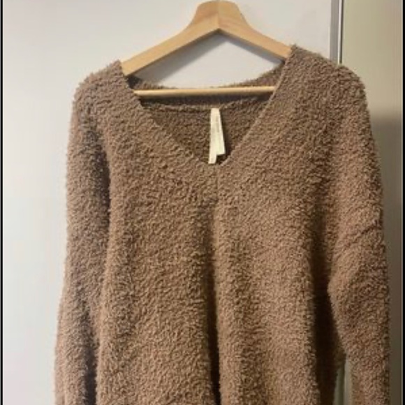 The group by babaton ARITZIA RETREAT SWEATER - Picture 4 of 4